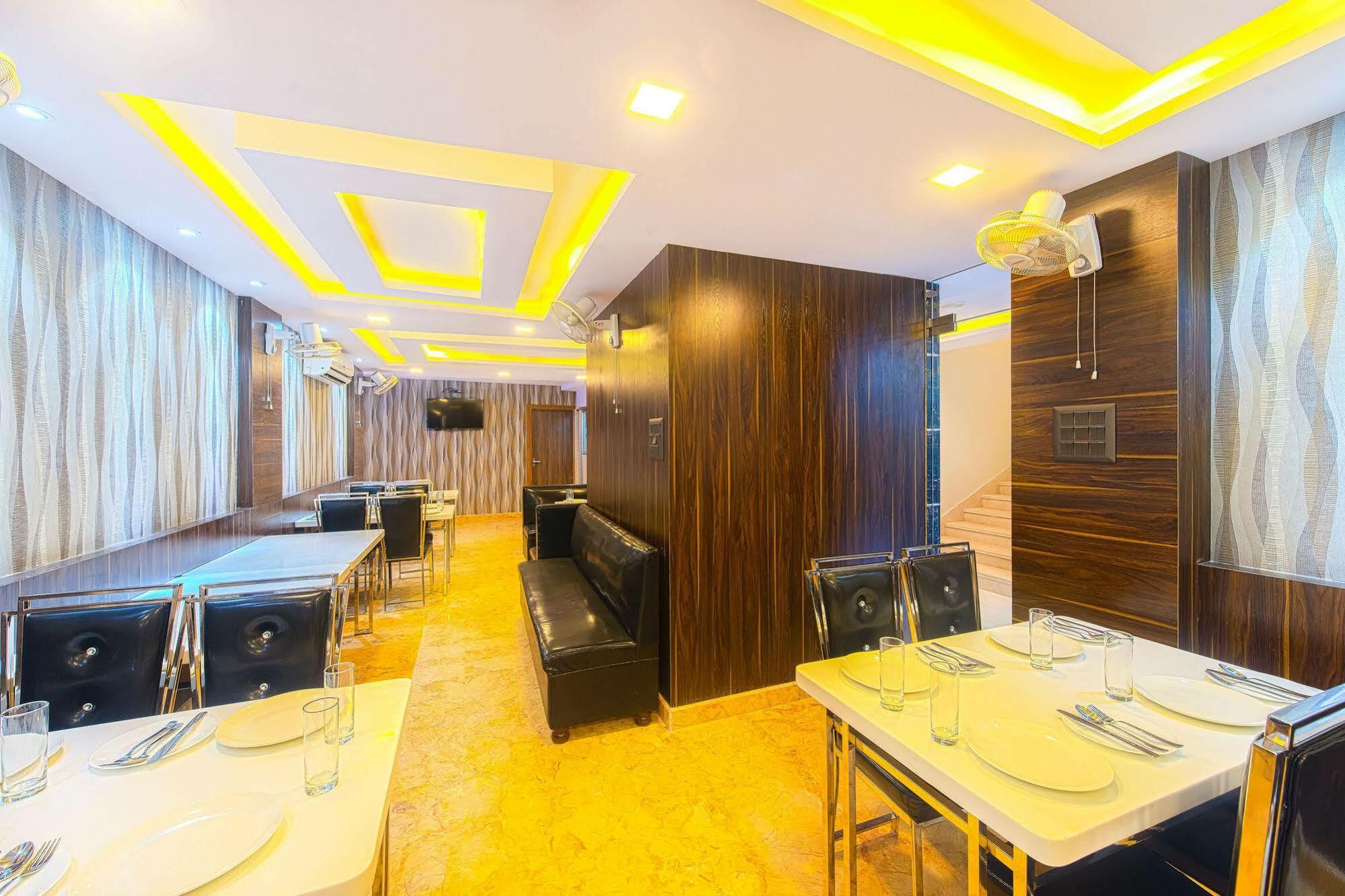 Treebo Orion Sapphire, Beck Bagan Hotel Calcutta Exterior foto
