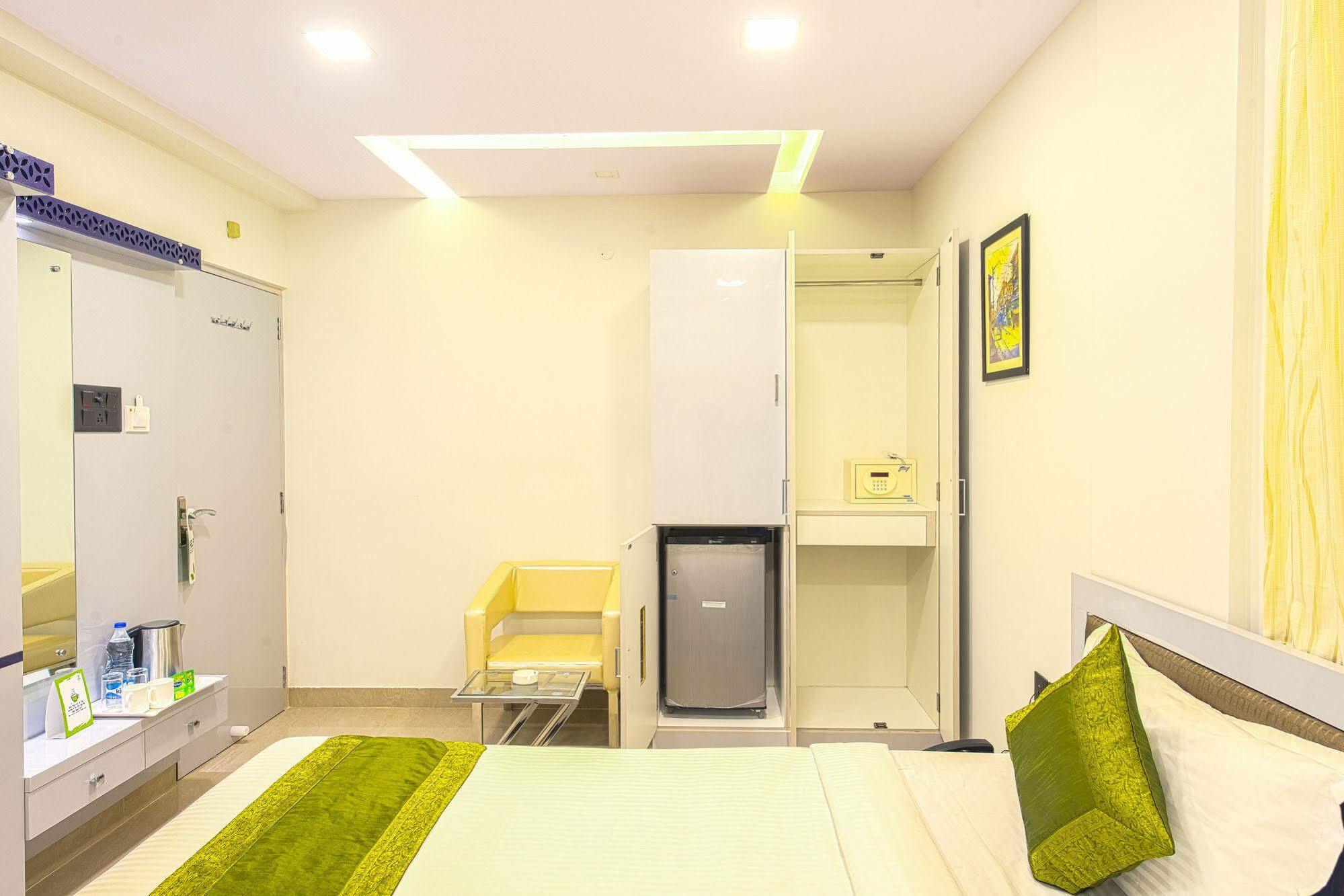 Treebo Orion Sapphire, Beck Bagan Hotel Calcutta Exterior foto