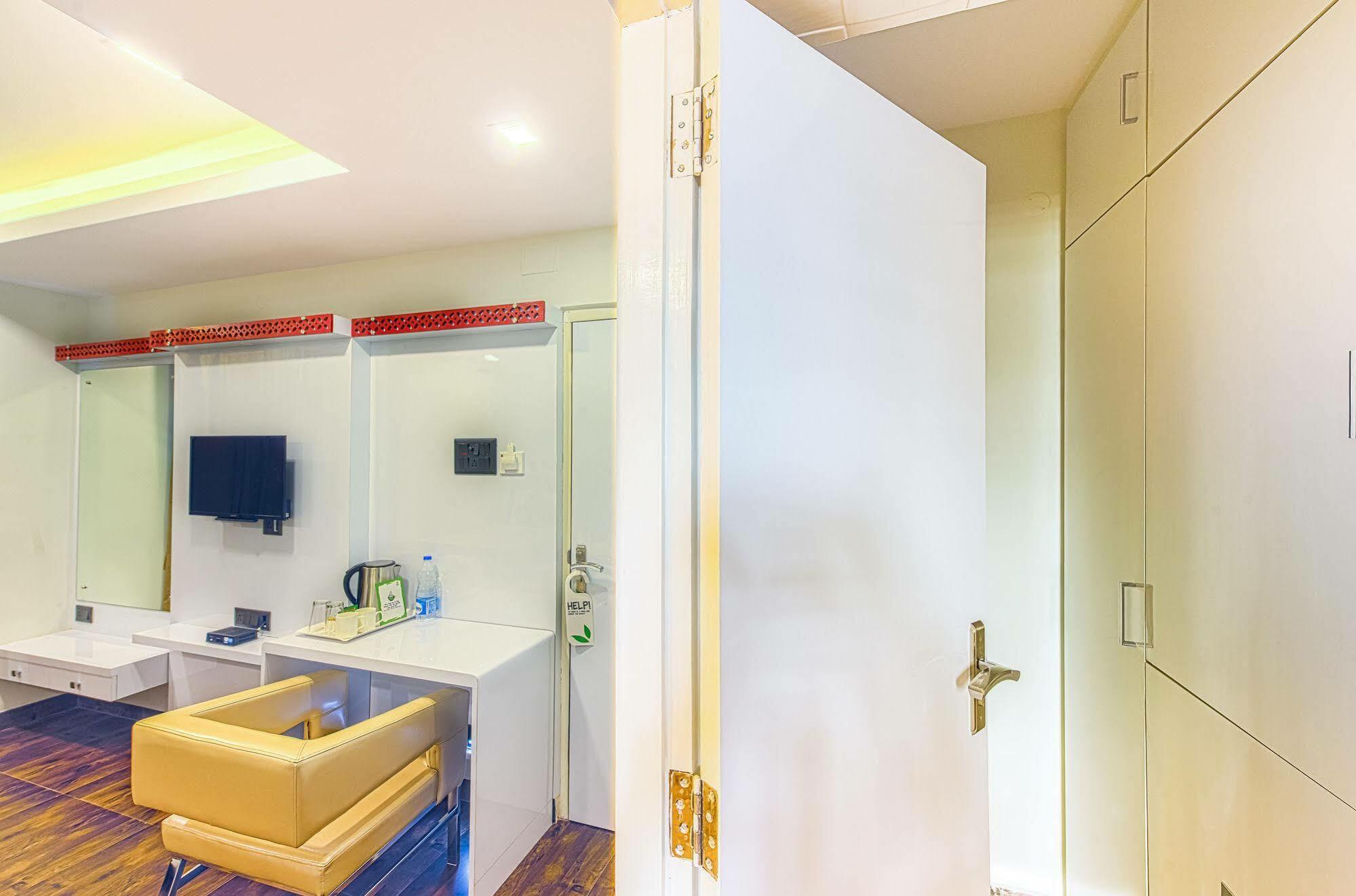 Treebo Orion Sapphire, Beck Bagan Hotel Calcutta Exterior foto