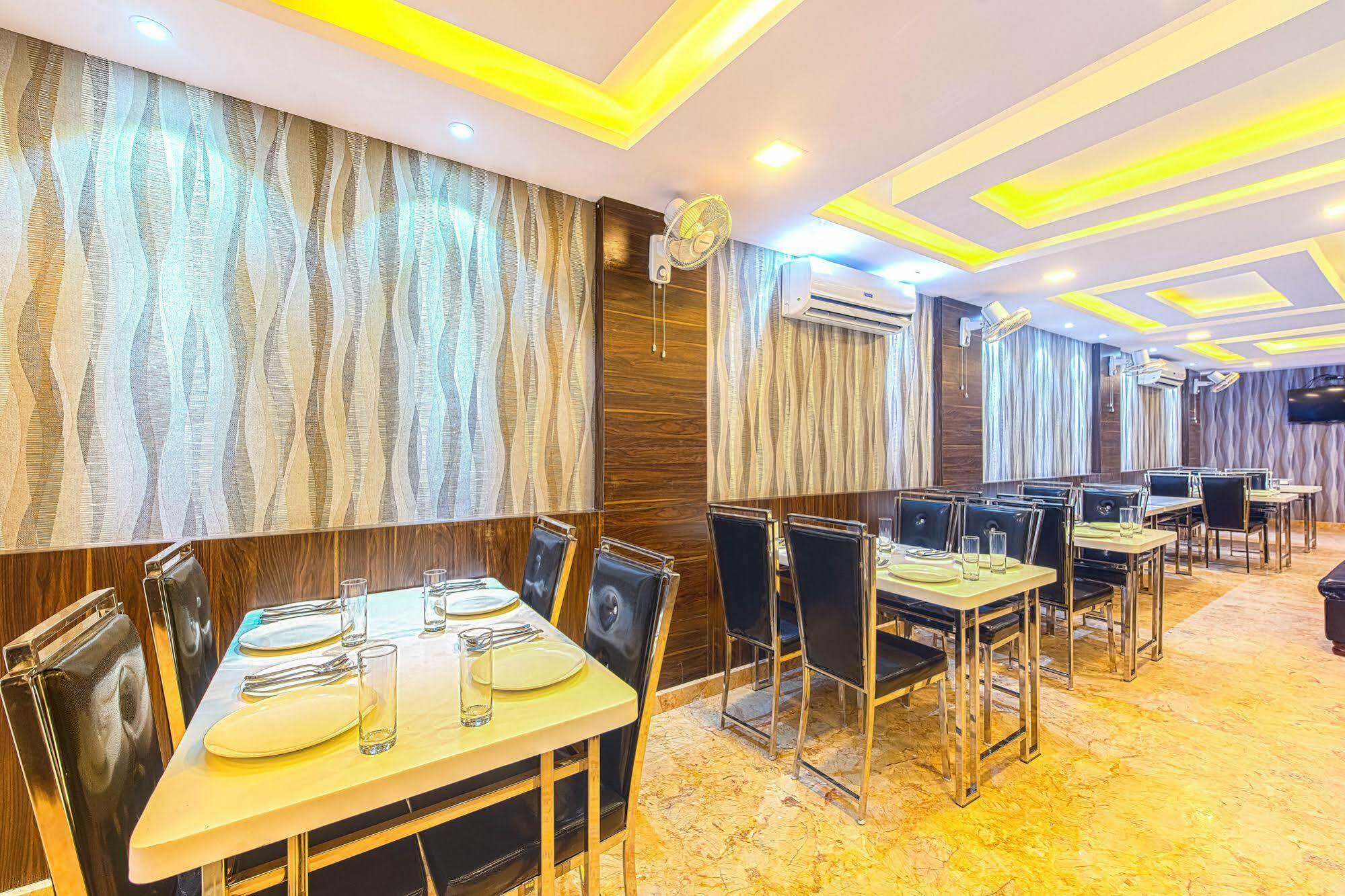 Treebo Orion Sapphire, Beck Bagan Hotel Calcutta Exterior foto