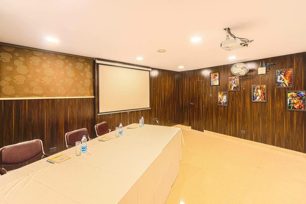 Treebo Orion Sapphire, Beck Bagan Hotel Calcutta Exterior foto